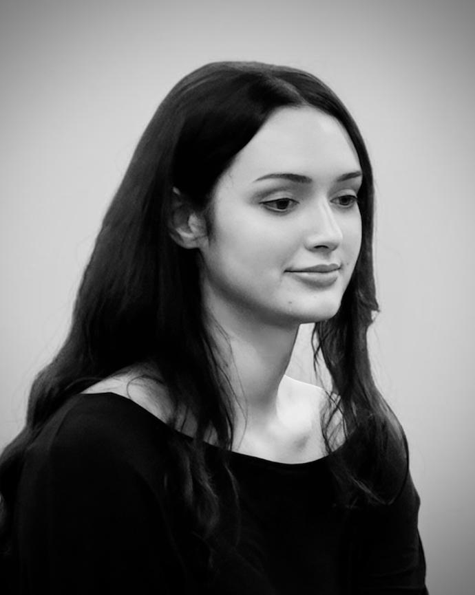 Ava Bush Headshot